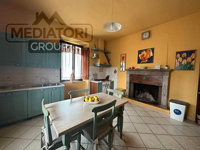 Appartamento quadrilocale in vendita in Via della Repubblica, Barga
