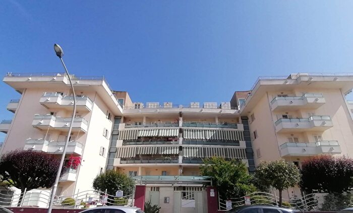 Appartamento trilocale in vendita in Via Ferdinando Fuga, San Nicola La Strada