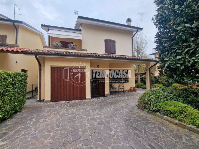 Casa quadrilocale in vendita in Via Raimondo Montecuccoli, Centro, Formigine
