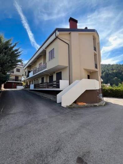 Appartamento trilocale in vendita in Via Giuseppe Faelli, Centro, Ovindoli