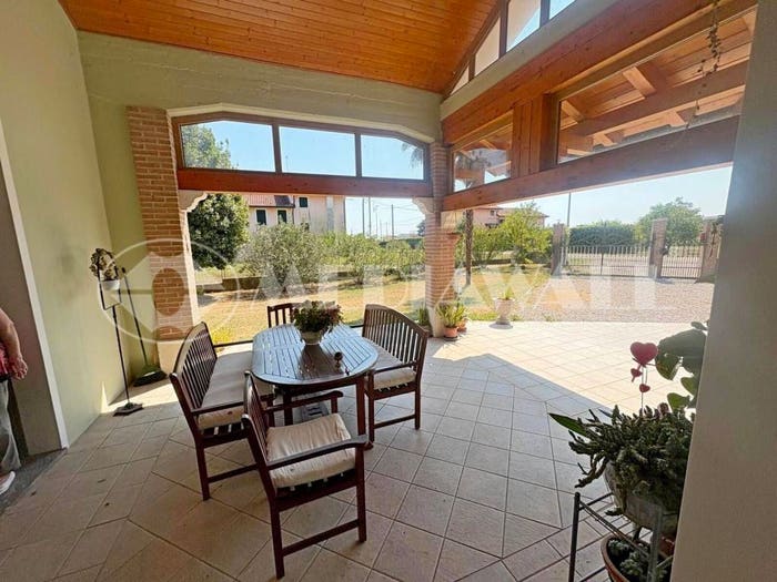 Casa con 6 locali in vendita in Via Cittanova d'Istria, San Quirino