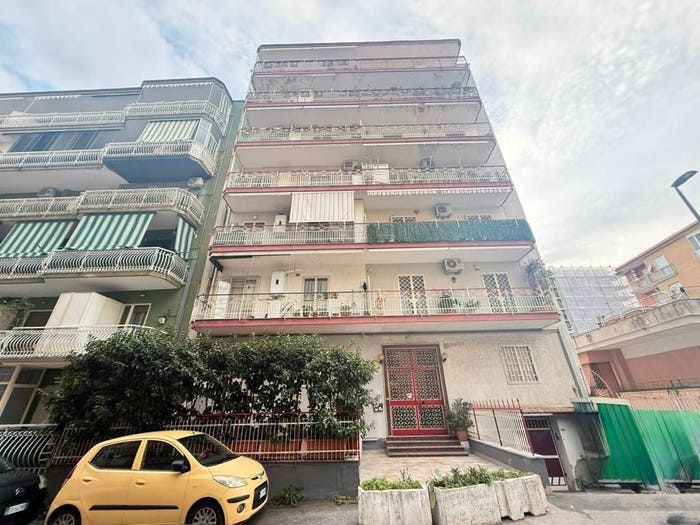 Appartamento trilocale in vendita in Via Paolo Castaldi e Luigi Sequino, Pianura, Napoli