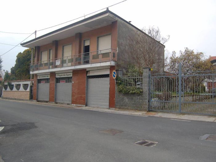 Casa con 6 locali in vendita in Ciconio