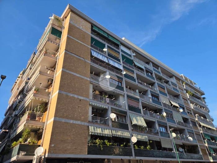 Appartamento con 5 locali in vendita in Viale dei Pini, Colli Aminei Capodimonte, Napoli