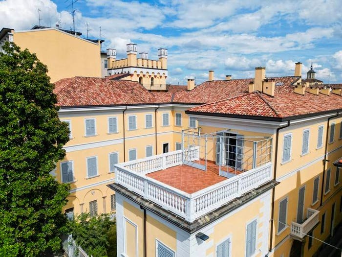 Casa in vendita in Piazza Luigi Guicciardi, Centro Storico, Pavia