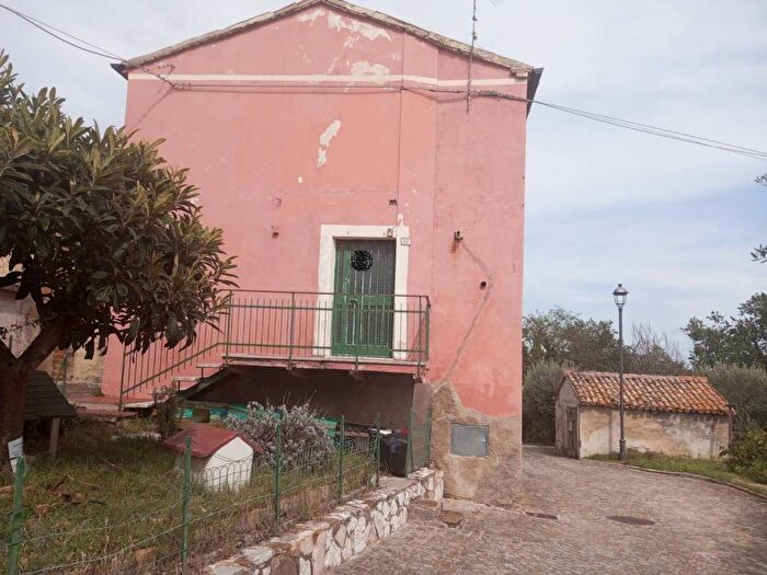 Appartamento bilocale in vendita in Via Villa del Monte Campagna, Terre Roveresche