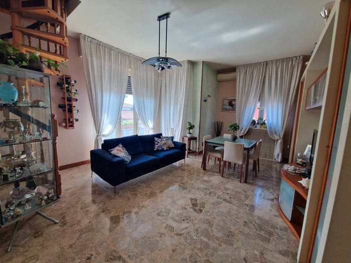 Appartamento con 5 locali in vendita in Via Achille Grandi, Sacca Stazione, Modena