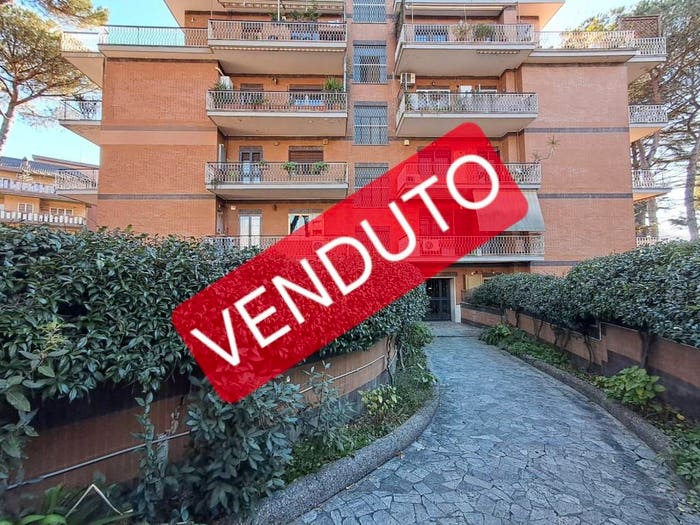 Appartamento con 6 locali in vendita in Via Beverino, Torrevecchia, Roma
