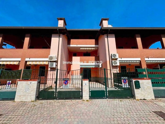 Appartamento trilocale in vendita in Lido degli Scacchi Lido di Pomposa, Comacchio