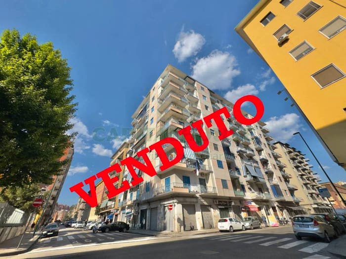 Appartamento quadrilocale in vendita in Via Pietro Jacopo De Gennaro, Fuorigrotta, Napoli