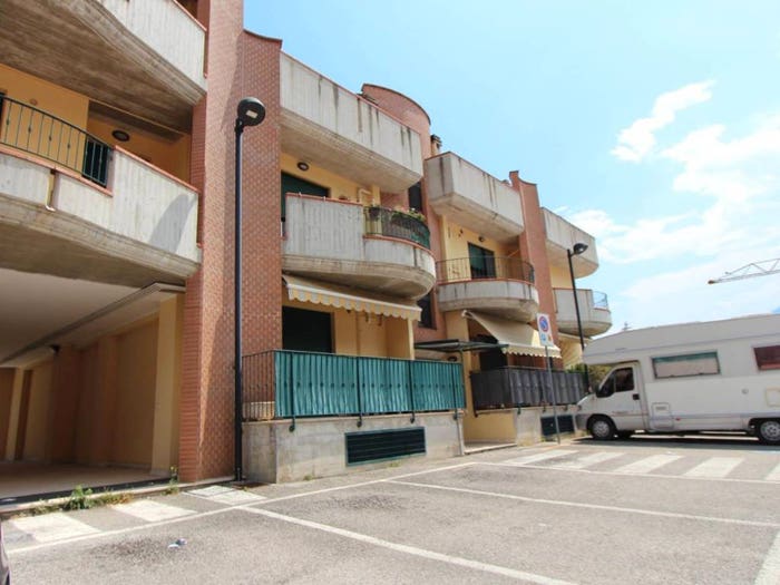 Appartamento trilocale in vendita in Largo delle Veroniche, Ascoli Piceno