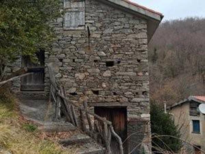 Casa bilocale in vendita in Magliolo