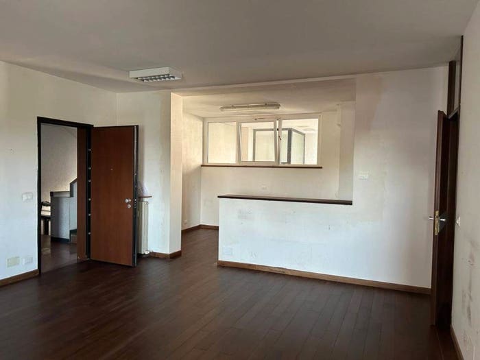 Appartamento trilocale in vendita in Via Aprile, Centro, Cossato
