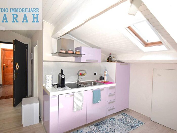 Casa trilocale in vendita in Piazza D'Azeglio, Centro, Viareggio