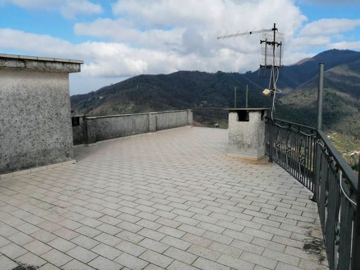 Casa con 6 locali in vendita in Ortonovo, Luni