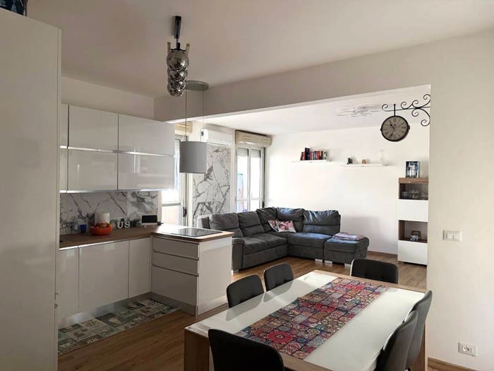 Appartamento con 5 locali in vendita in Via Ezio Lucarno, Struppa, Genova