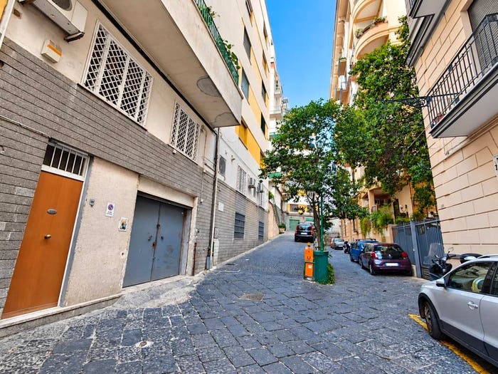 Appartamento con 5 locali in vendita in Via Girolamo Santacroce, Piazza Canneto Salvator Rosa, Napoli