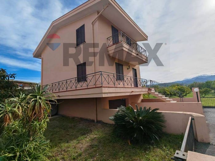 Casa quadrilocale in vendita in via brodolini, Olivarella, San Filippo del Mela