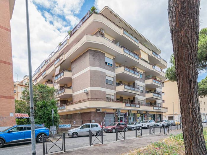 Appartamento trilocale in vendita in Via della Stazione del Lido, Ostia Levante, Roma