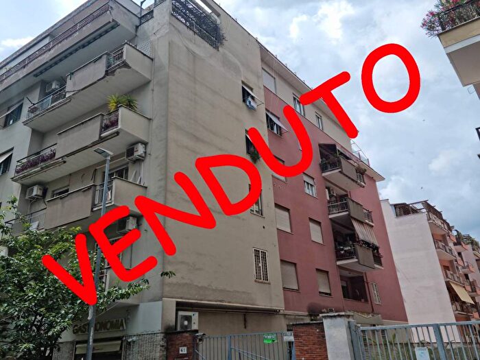Appartamento bilocale in vendita in Via Tommaso da Celano, Appio Latino, Roma