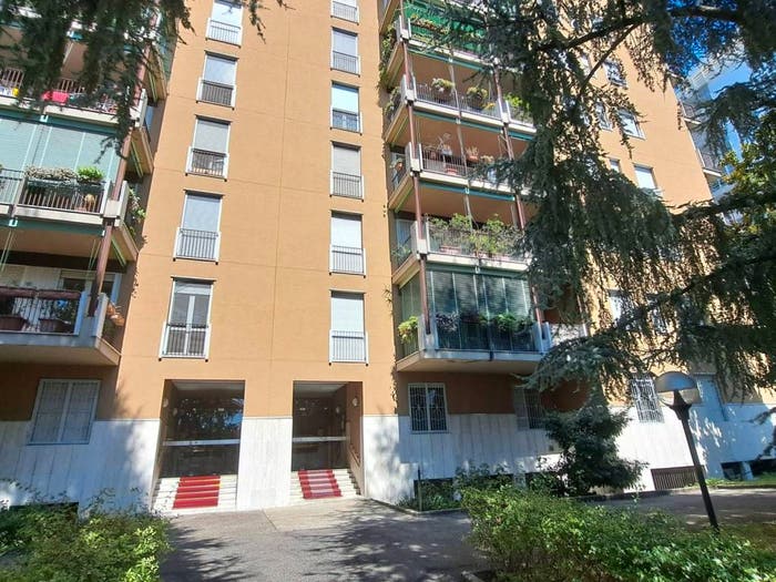 Appartamento trilocale in vendita in Via Rosalba Carriera, Giambellino, Milano