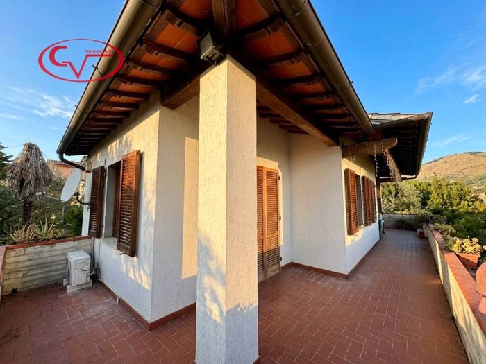 Casa con 6 locali in vendita in Via Marzo, Centro, Loro Ciuffenna
