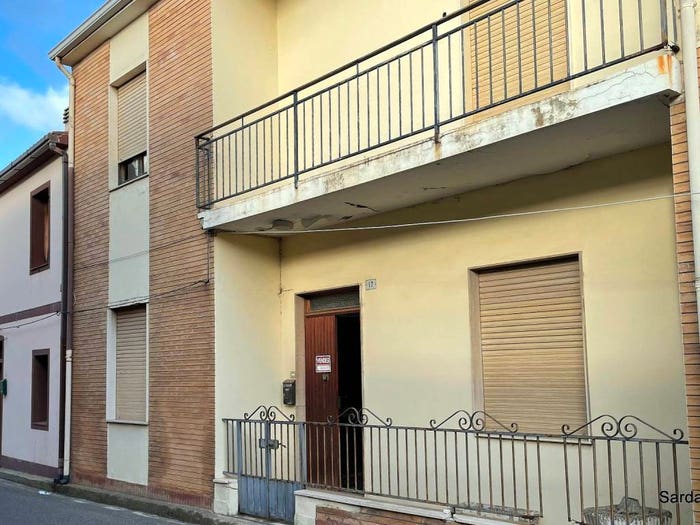 Casa con 6 locali in vendita in corso fratelli cervi, Solarussa