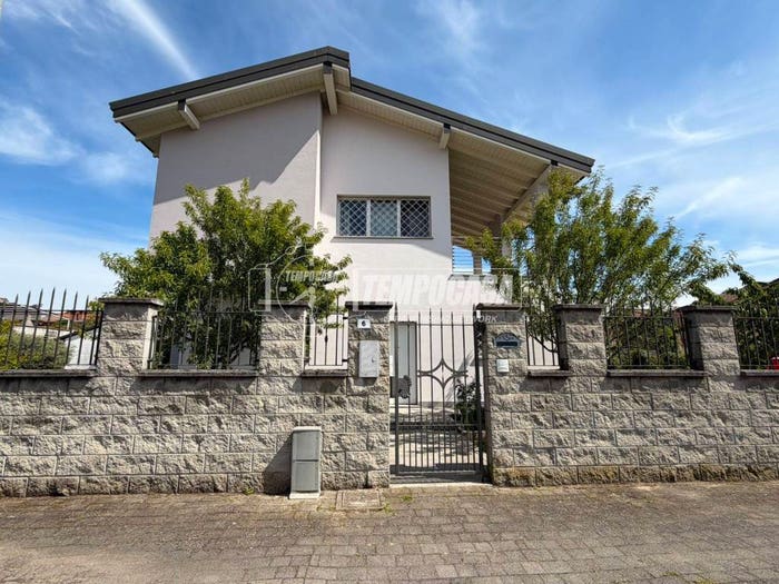 Casa con 5 locali in vendita in Via Giulio Pastore, Centro, Gropello Cairoli