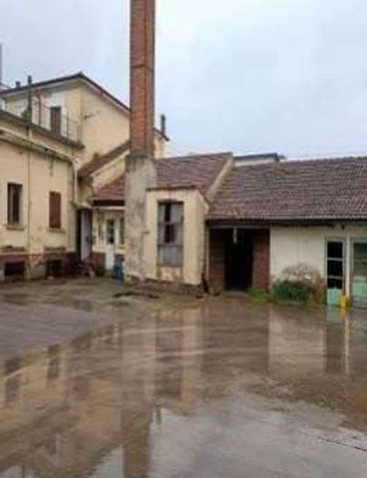 Appartamento con 5 locali in vendita in Via Leopoldo Pilla, Centro, Curtatone