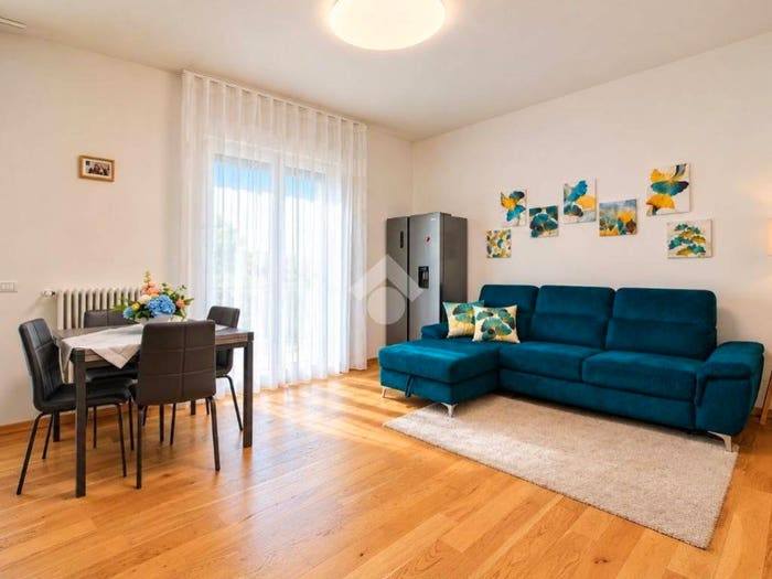 Appartamento con 5 locali in vendita in Via Radici in Monte, Centro, Sassuolo