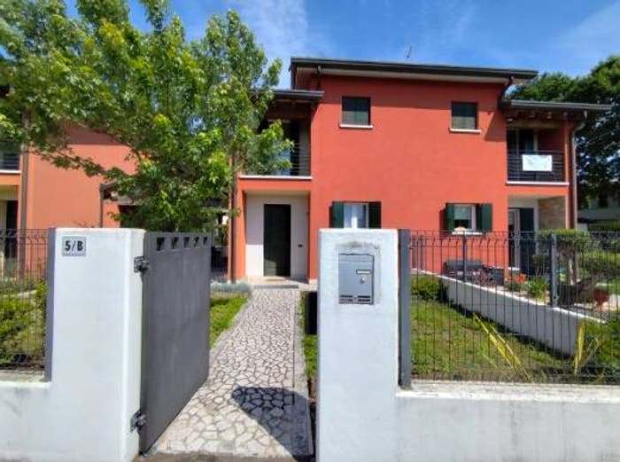 Casa con 6 locali in vendita in Via Fontanelle, Ramon, Loria