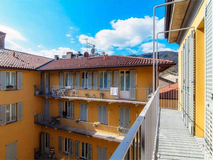 Appartamento quadrilocale in vendita in via Vittorio Emanuele, Centro Storico, Como