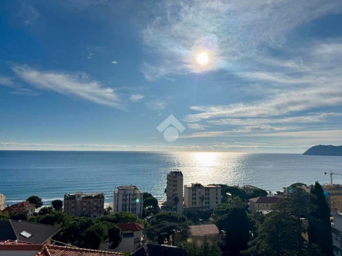 Appartamento quadrilocale in vendita in Regione Paradiso, Alassio