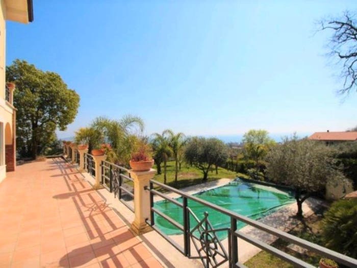 Casa con 6 locali in vendita in Complesso residenziale Balzorile, Formia