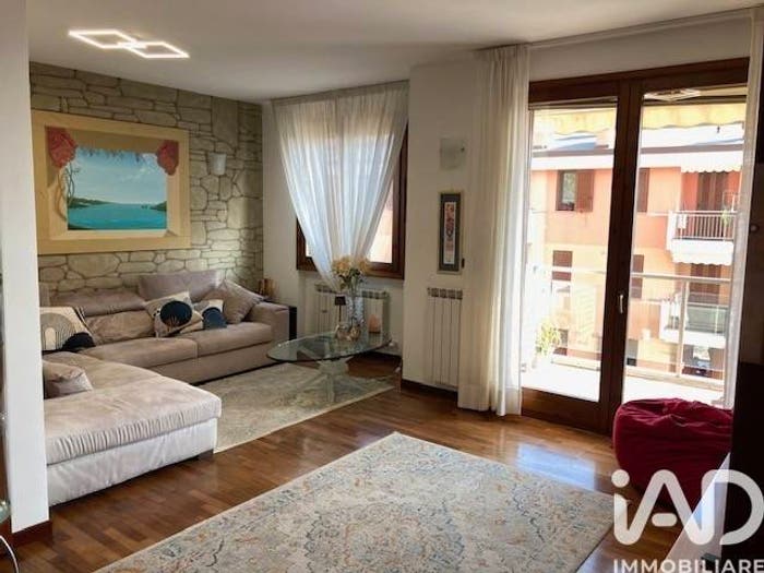 Appartamento con 6 locali in vendita in Viale Villa Gavotti, Multedo, Genova
