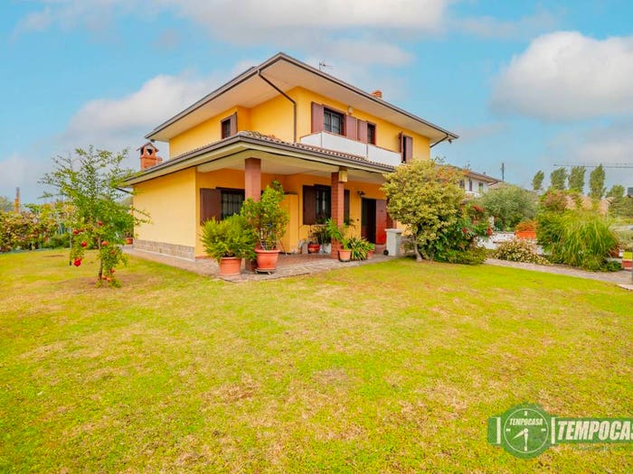 Casa con 6 locali in vendita in Via Ugo Foscolo, Centro, Cerro al Lambro