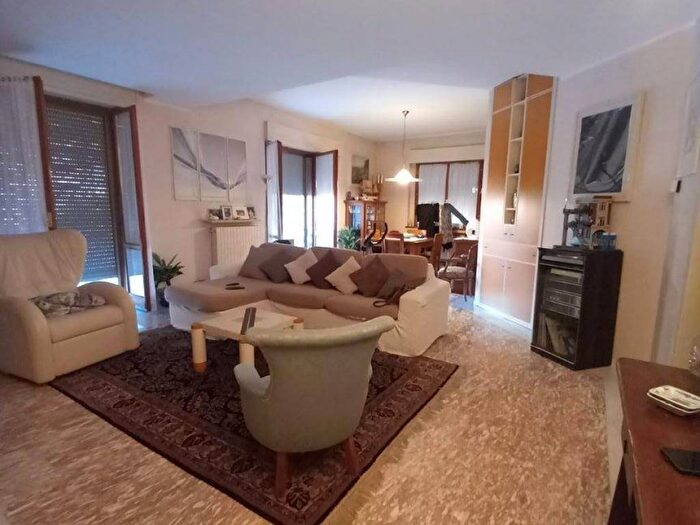 Appartamento con 5 locali in vendita in Montegranaro Loreto, Pesaro