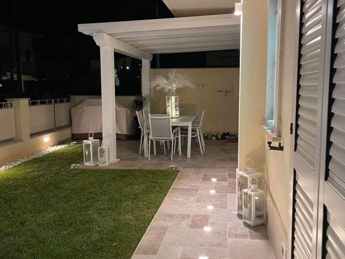 Appartamento quadrilocale in vendita in Via dei Cipressi, Cinquale, Montignoso