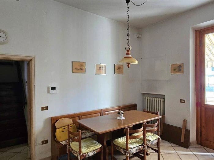 Casa con 6 locali in vendita in Via Fratelli Rosselli, Centro, Vaiano