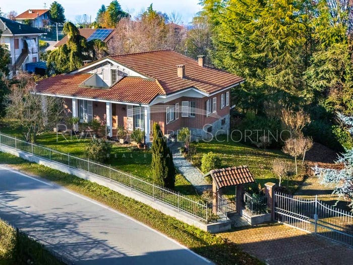 Casa con 6 locali in vendita in Collina San Rocco, Ferrere