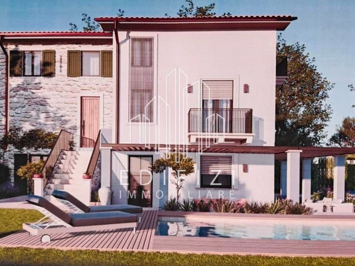 Casa con 6 locali in vendita in Via Romana Ovest, Debbia Cervaiolo, Montignoso