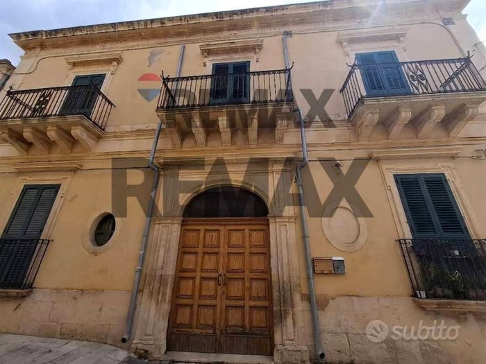 Appartamento bilocale in vendita in Via Sergio Sallicano, Centro, Noto