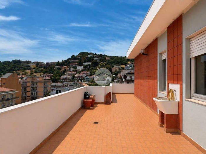 Casa quadrilocale in vendita in Via Nazionale Adriatica Nord, Viale Bovio Piazza Duca degli Abruzzi, Pescara