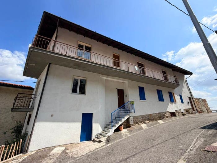 Appartamento trilocale in vendita in Vicolo delle Betulle Costa, Adrara San Martino