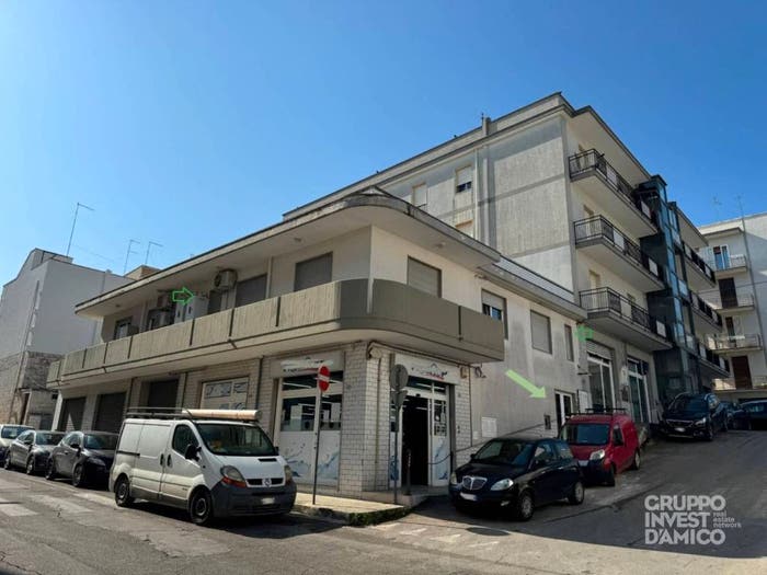 Appartamento con 6 locali in vendita in Via Eroi del Mare P Zaccaria, Centro, Cisternino
