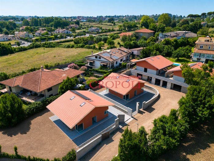 Casa quadrilocale in vendita in Via Quarto del Lago, Quarto Del Lago, Bracciano