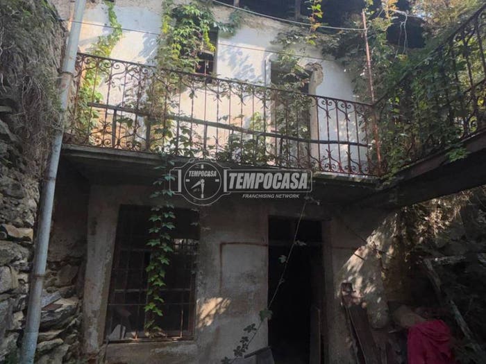 Casa quadrilocale in vendita in Via Giuseppe Garibaldi, Centro, Massino Visconti