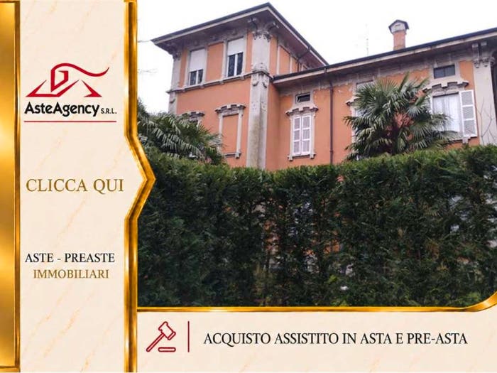 Casa con 6 locali in vendita in Via Roma, Centro, Besozzo