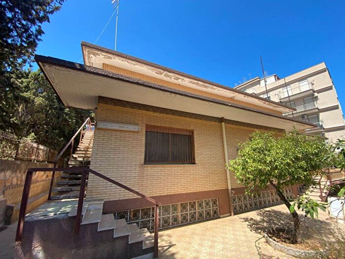 Casa con 6 locali in vendita in Via Sferracavallo, Sferracavallo Barcarello, Palermo