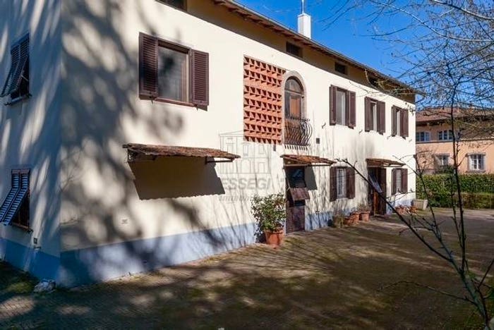 Casa con 6 locali in vendita in Via della Pollicchia, Massa Pisana Vicopelago, Lucca